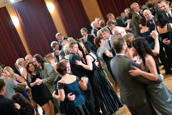 Velkolepý start plesové sezony ve městě. Dvě stovky návštěvníků na Plese města jsou toho důkazem