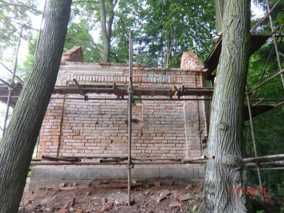 V Šonově u Broumova opravili kapličku. Koncem srpna dokončí Dům pro seniory 