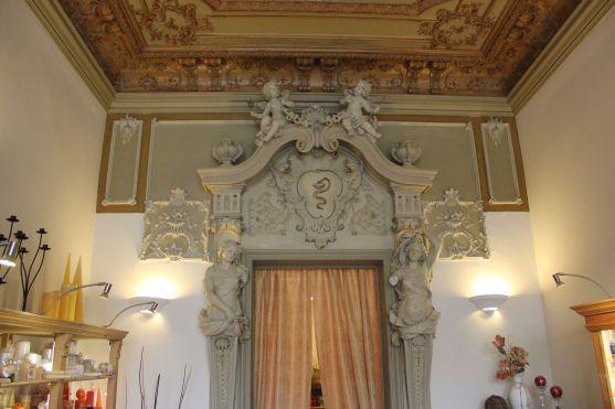 Prodejna svíček Slunce se přestěhovala na broumovské náměstí 