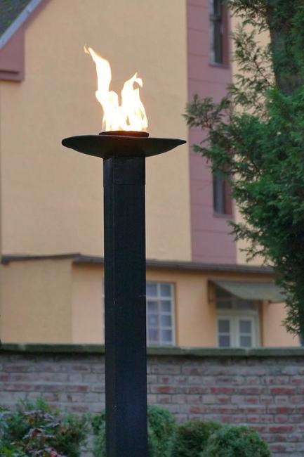 Až se srdce v popel promění, po větru jej hoďte... 