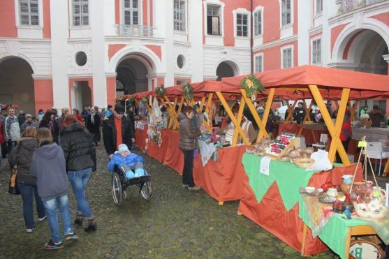 Broumovský klášter v neděli ožije Adventním trhem 