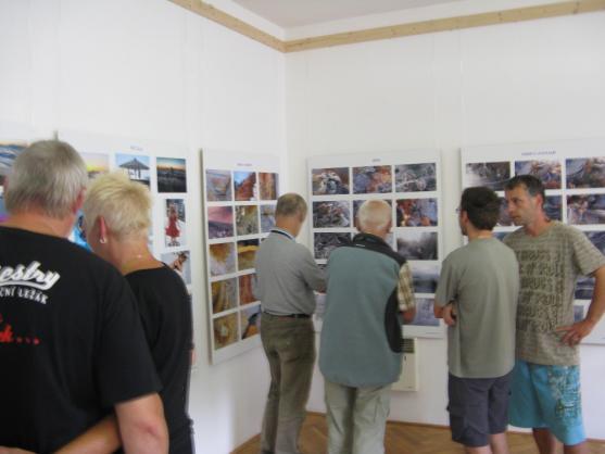 Tématický průřez své tvorby za poslední období vystavují v Zeleném domečku tři fotografové z Červeného Kostelce 