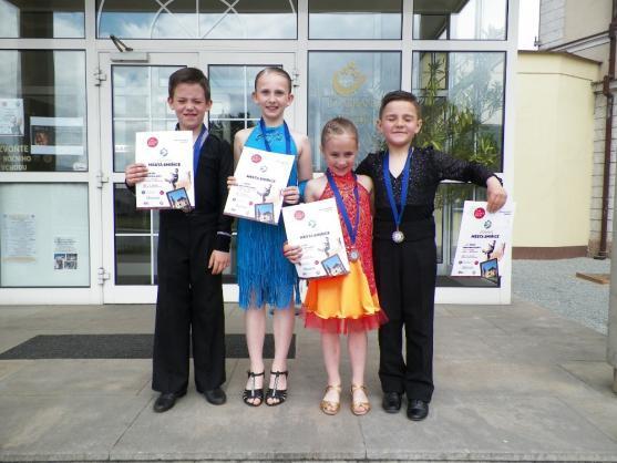 Ze Smiřic si broumovské taneční páry přivezly sedm medailí 