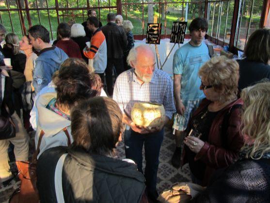 V altánu ve Schrollově parku jsou vystaveny lžíce a hlavy 