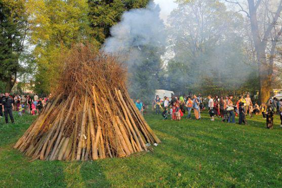 Na několika místech na Broumovsku se slétaly čarodějnice 