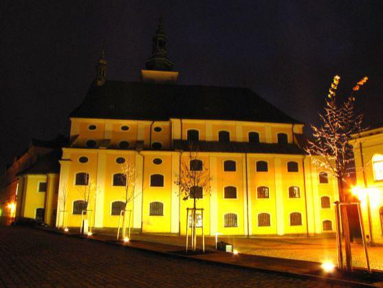 Kostely a kamenné kříže Broumovska očima Lucie Cepkové 