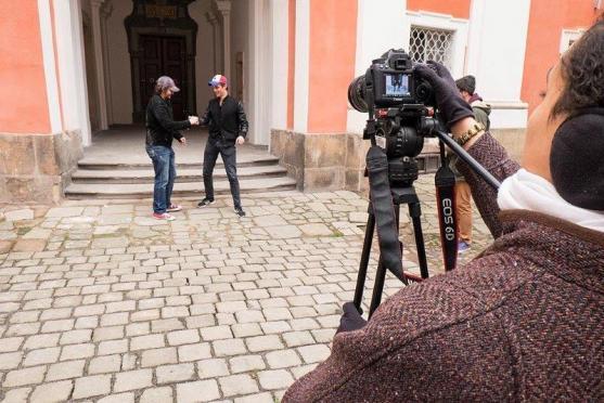 Studenti z Kosova, Číny, Indie či Islandu filmovali v klášteře