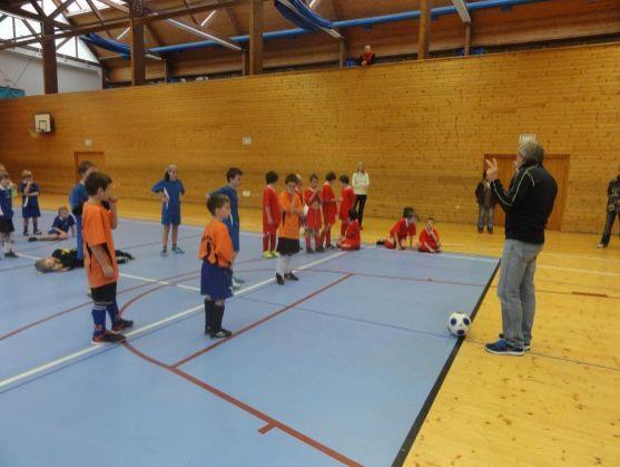 Desátý ročník fotbalového turnaje O pohár 17. listopadu vyhrála broumovská Hradebka. Už po sedmé