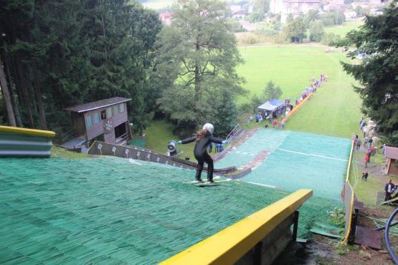 V Machově otevřeli nově zrekonstruovaný skokanský můstek