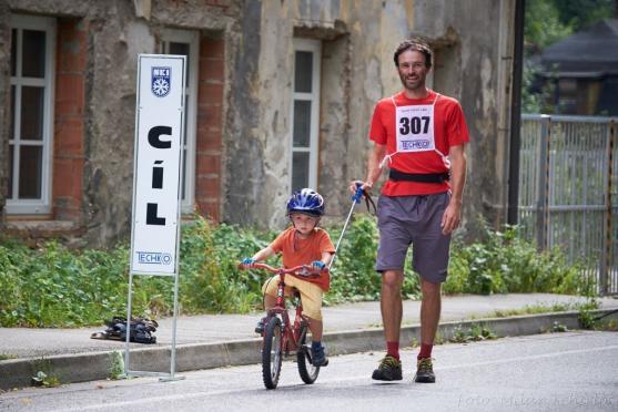 Petrovickými zatáčkami se projíždělo asi 500 lidí