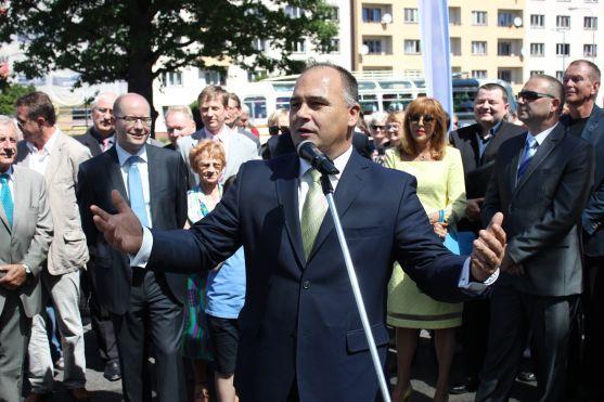 Na novém náchodském nádraží se skandovalo: "Ať žije Birke!"