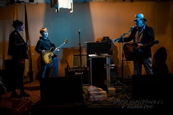 S americkým kytaristou Gary Lucasem si zahrál i broumovský Jirka Rambousek