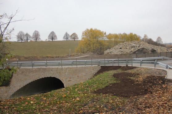 Byla slavnostně otevřena silnice v Teplicích nad Metují. Opravy krajských silnic na Broumovsku tím nekončí, ubezpečil hejtman