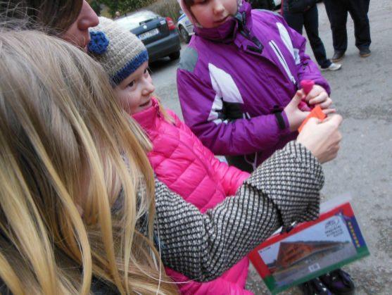 V Broumově vylosovali výherce soutěže Darujte si pod stromeček nový mobilní telefon nebo tablet!