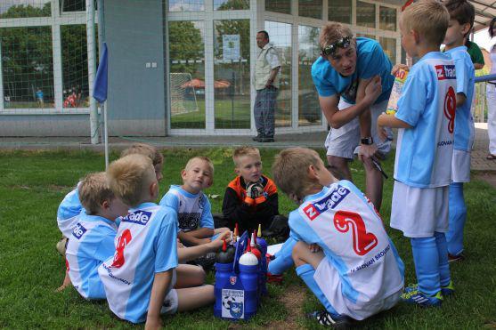 Broumovská fotbalová mladší přípravka hostila na svém hřišti týmy z Jaroměře a Horního Starého Města
