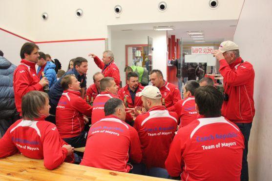 Teplický fotbalový turnaj vyhrál domácí tým. Rytířem dne se stal Jan Strelec