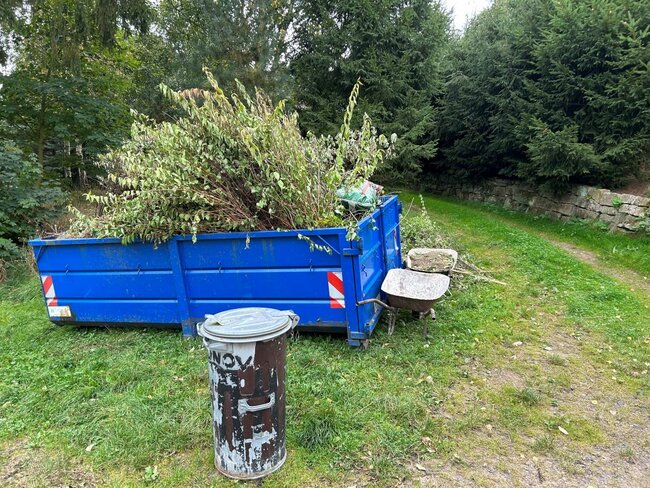 Češi a Němci nacházejí společnou řeč v péči o staré hroby na Broumovsku