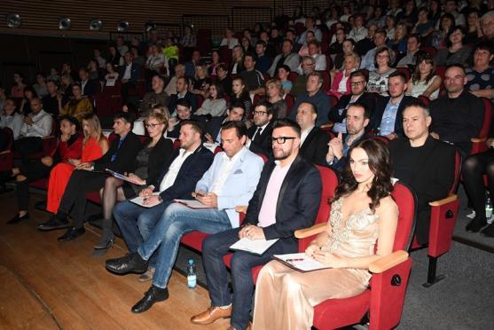 Talentovaní zpěváci mají poslední možnost přihlásit se do pěvecké soutěže Česko zpívá 2020