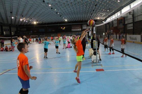 Broumovské volejbalové "barevné" týmy ukončily letošní okresní soutěž