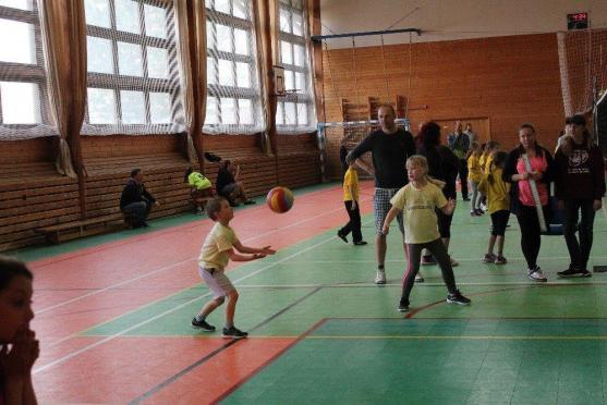 Broumovská sportovní hala o víkendu patřila volejbalistům