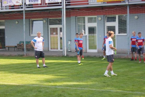 Česká fotbalová reprezentace s trenérem Radkem Bejblem měla soustředění v Broumově 