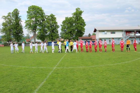 Broumov kráčí k vítězství v 1.A třídě. Uspěla také Police 