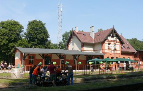 Mistrovství Polska v závodech ručních drezín jeli také Broumováci