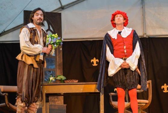 Malé letní divadlení: Je libo pohádky z Krkonoš nebo hradní crazy komedii?