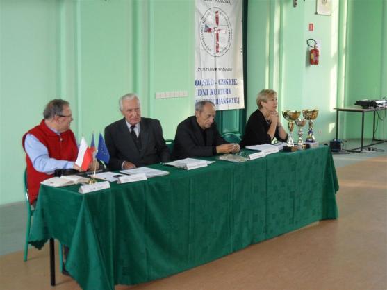 Tři broumovští gymnazisti se umístili v elitní pětici mezinárodní vědomostní soutěže