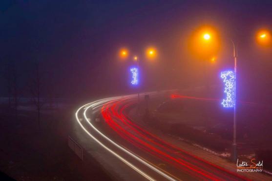 Noční Broumov na fotografiích Lukáše Sokola