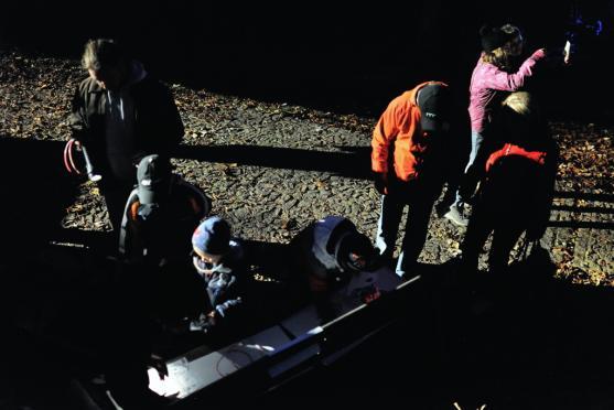 Strašidelnou Alejku letos znovu naplnila strašidla, děti a jejich smích