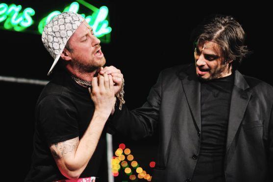 Krasavci Vyhazovači vyprodali broumovské divadlo čtrnáct dní před akcí