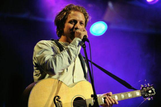 Video: Jaroslav Špulák při svém křtu nové knihy dvakrát zaplnil divadlo v Broumově