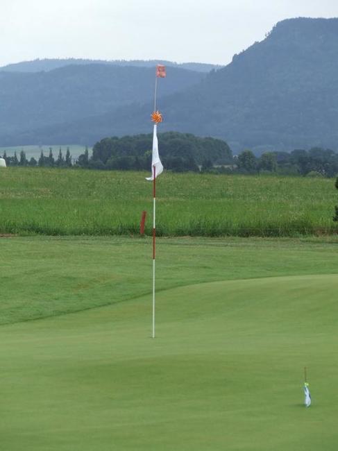 Vítěz golfového Praporkového turnaje došel až na 20. jamku