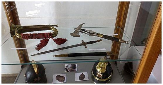 Muzeum Broumovska vystavuje předměty a archiválie mapující historii a vznik místních hasičských sborů