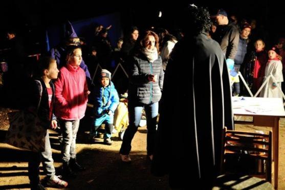 Alejka již popáté patřila čarodějkám, elfkám, smrtkám...