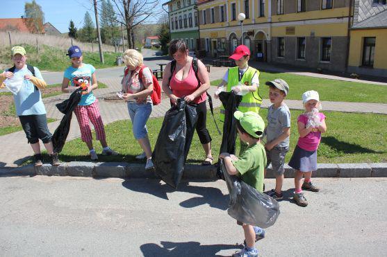 Broumovsko je po víkendovém úklidu o trošku čistější