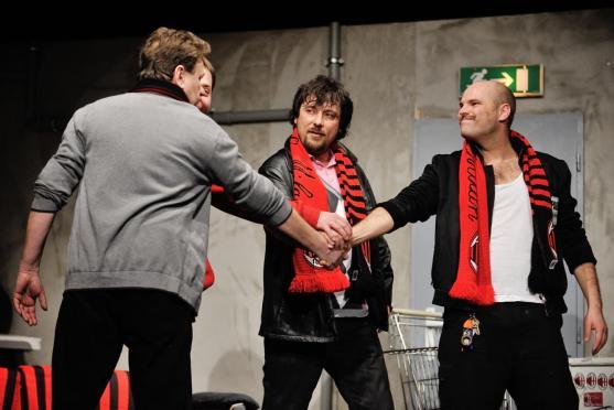 Nejen chlapi se bavili komedií Bez bab! aneb Kutloch