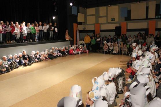 Broumovská Základní škola Hradební už deset let nacvičuje Vánoční ladění