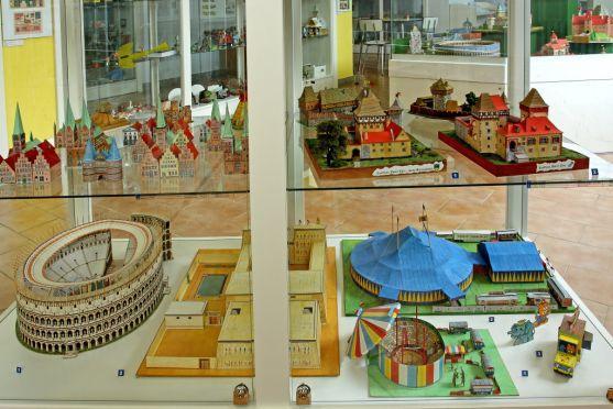 Muzeum papírových modelů je majitelem certifikace 1. stupně služeb kulturního zařízení