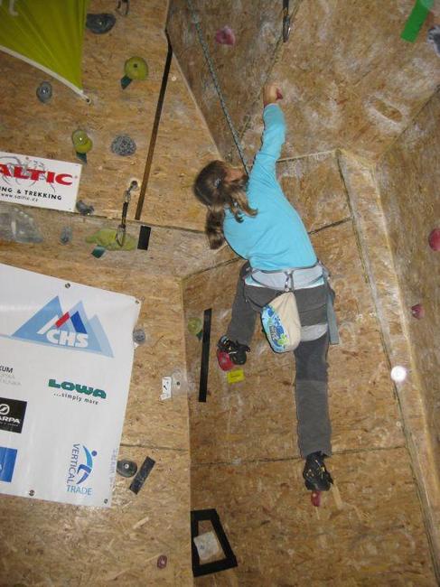 Členové broumovského horolezeckého kroužku poprvé startovali na lezeckých závodech