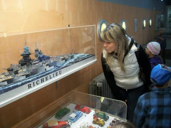 V Muzeu papírových modelů se svýmy výrobky soutěžili skauti