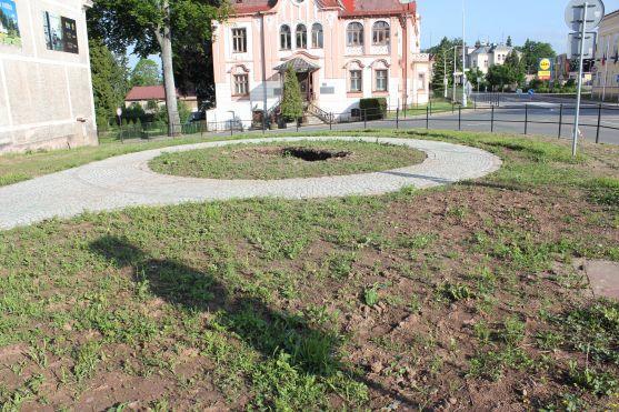 Bezpečnost chodců byla hlavní priorita Města Broumova při stavebních úpravách u vjezdu do centra 