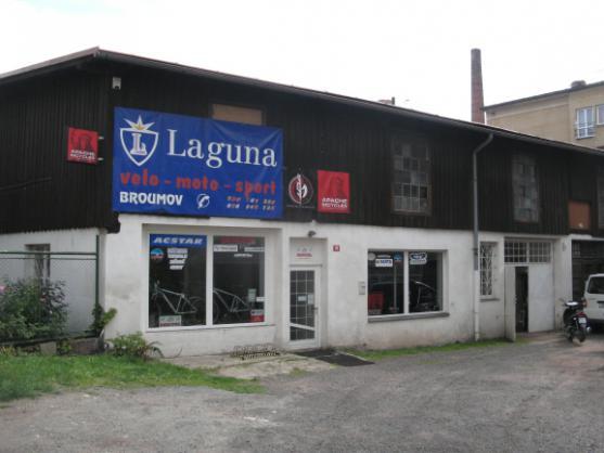 V Broumově zahájil provoz nový pneuservis EMA 