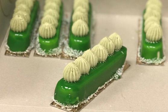 Když musíte vyklidit šatní skříň kvůli cukrářským přístrojům 