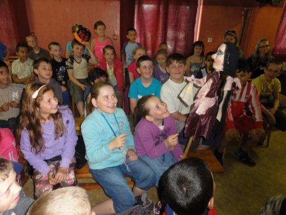 Celé Česko, včetně broumovské Masarykovy základní školy, četlo dětem 