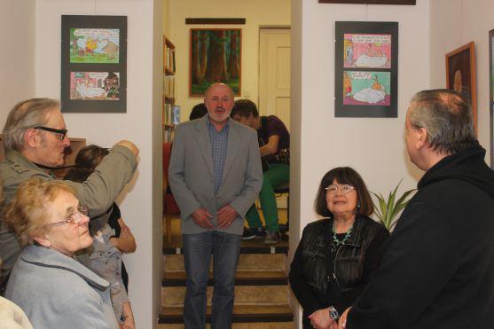 Vernisáž výstavy kresleného humoru Luboše Drastila provázel smích 