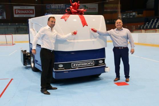 Náchodská sportoviště nabízejí stále lepší podmínky. Přesvědčil se o tom i poslanec a bývalý hokejista Milan Hnilička