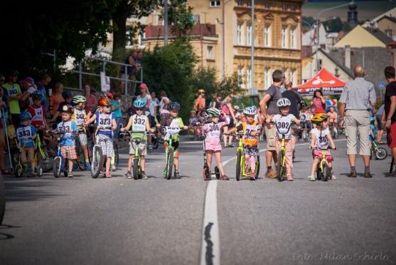 Petrovickými zatáčkami se projíždělo asi 500 lidí