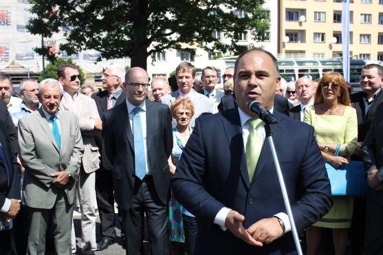 Na novém náchodském nádraží se skandovalo: "Ať žije Birke!"